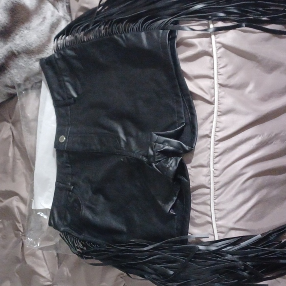 NEW N1 PU LEATHER FRINGE SHORTS. FRONT AND BACK Pockets Size MEDIUM